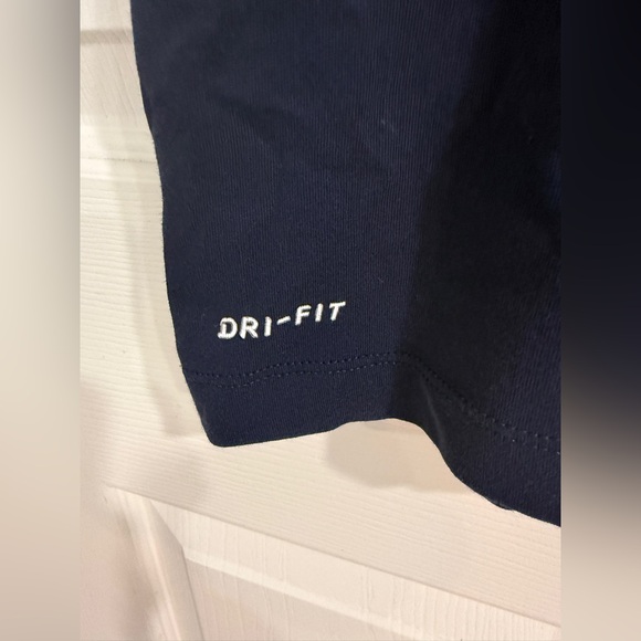 Nike Villanova Wildcats Dri-FIT Tee Men’s Medium Navy Blue NCAA College Shirt - Picture 4 of 7